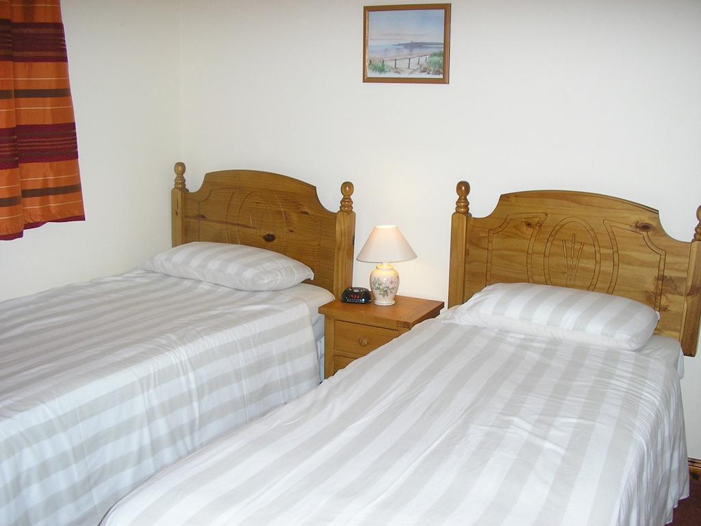 Balhousie Farm Bed And Breakfast Kirkton of Largo Szoba fotó
